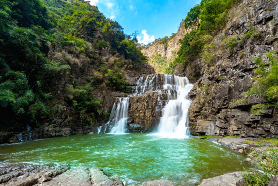 荷花|中国保护完好的高原湿地、奇特的钙华景观、“人间瑶池”——黄龙