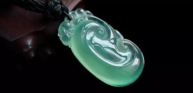 水头好vs水头差的翡翠,市场价值相差甚远,该如何界定才好?