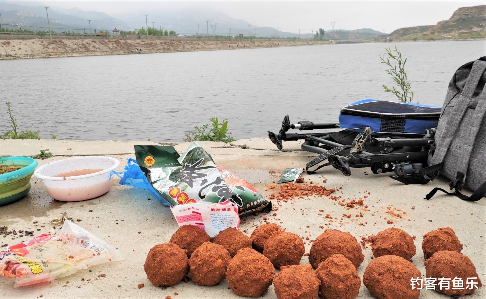 鲤鱼|冬季天冷鲫鱼鲤鱼不好钓？自制几款饵料窝料，效果强于一般鱼饵