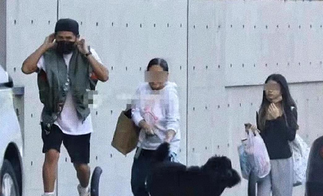 曹格|曹格离婚后与女儿相聚！开豪车戴名表，12岁姐姐漂染头发显成熟