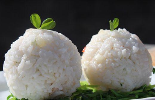 尿蛋白|鱼刺卡喉怎么办？正确的处理方法不是吞饭、喝醋，而是这两种