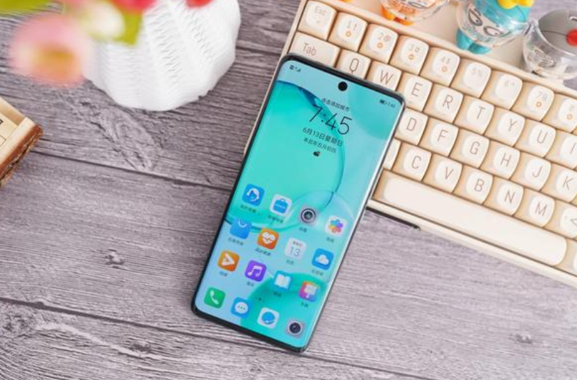 华为荣耀|荣耀70Pro再更新，携手天玑8100，又是一款经典亿级自拍影像旗舰