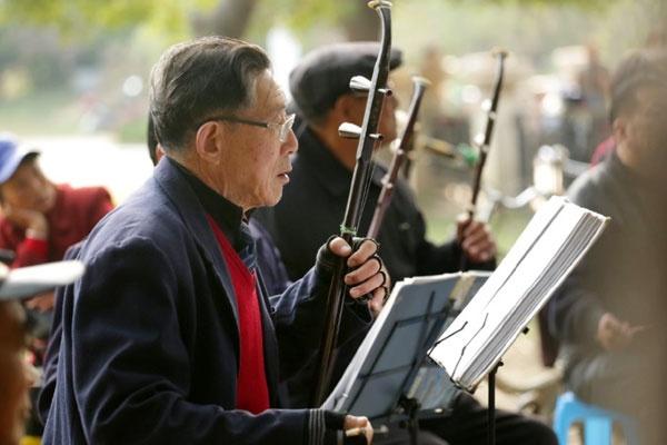 长寿|男人过了50岁，这3处“毛”越多，可能越容易长寿，希望你也有