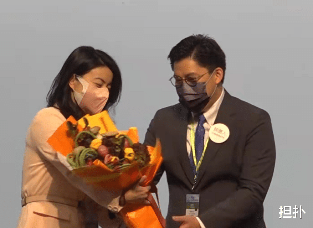 霍启刚|霍启刚连续迎来两个好消息，政界前途一片光明，家族又迎来大和解