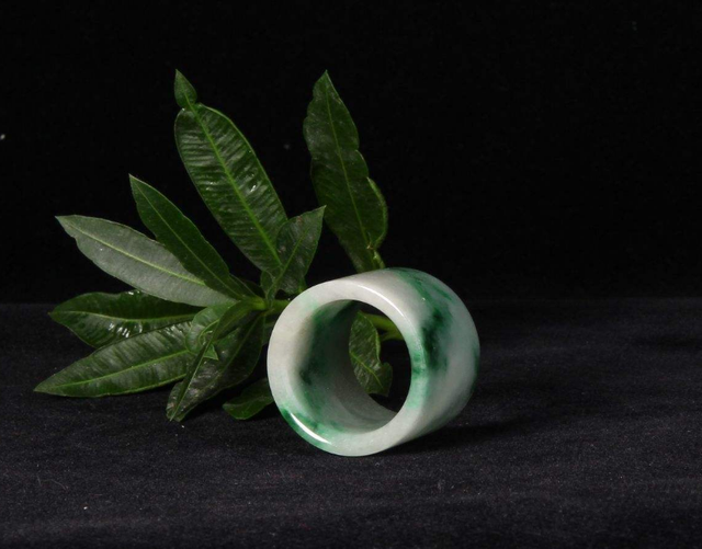 |走火入魔还乐在其中,玩翡翠也能玩出职业病,7条全中你就是行家