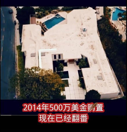 冯小刚|曝冯小刚夫妇定居美国，徐帆豪宅门口热情送客