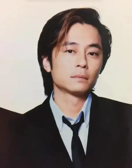 王杰|王杰锐评香港歌坛，陈奕迅不会唱歌，姓张的没资格叫“歌神”