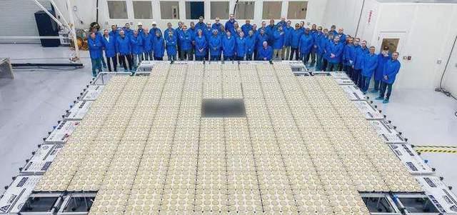 Spacex用黑乎乎的14手火箭,5次点火变轨,将手机基站送入太空