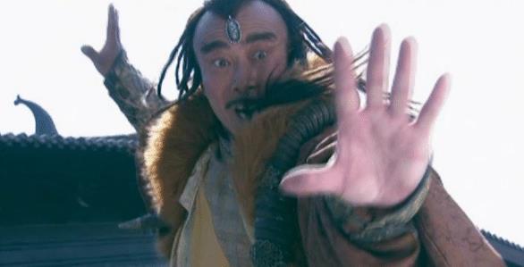 金庸笔下一大蠢人，放着十几门顶尖神功不学，去学一门残缺的武功