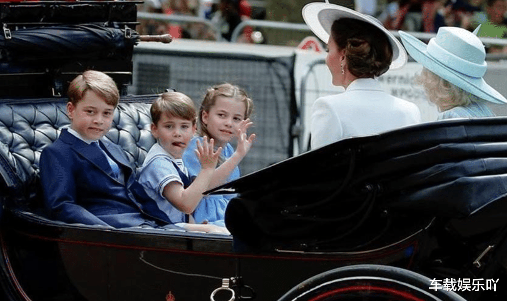 乔治王子|9岁金珠爱穿成人衣出镜!牵手老爸走C位,却比乔治王子有领导范儿