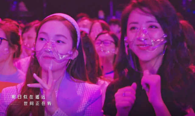 黄小蕾|浪姐3与《声生不息》联动：台上唱twins歌，台下黄小蕾郑秀妍捧场