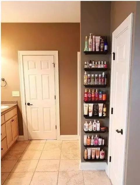 老婆把门后做成了秘密空间,瞬间引起了朋友圈的夸赞