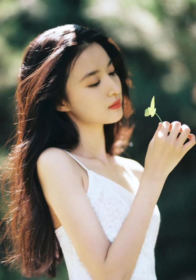 杨洋|这顶级资源，被她拿下了？