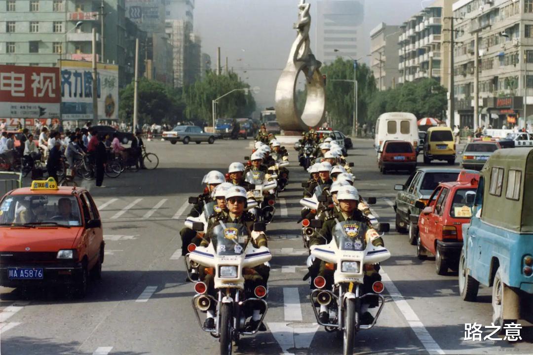妻子设计让情人成干亲,丈夫回家捉奸反被害,1995年成都杀夫案