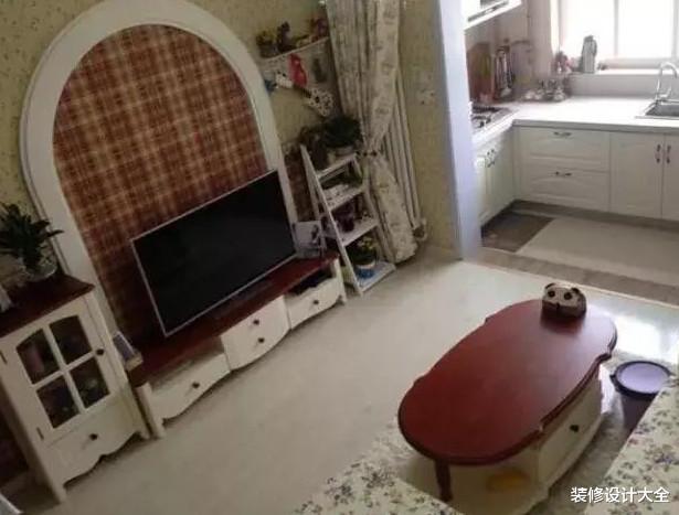 花100多万在上海买28平蜗居,连卧室都没有,睡觉头顶天花板!