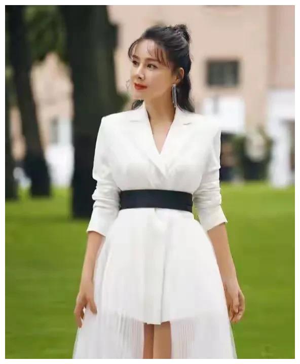 韩剧|演员何琳:巅峰时息影5年照顾婆婆,37岁才生女儿,她后悔了吗?