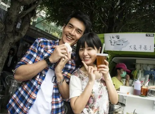 刘晓庆|女明星不服老“装嫩”失败，老了就别再尬演少女了！