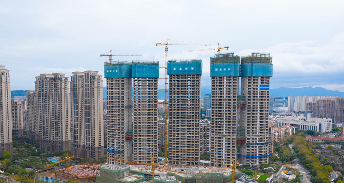 购房置业|房企频频爆雷,背后的原因是什么?打算买房的,劝你再等等