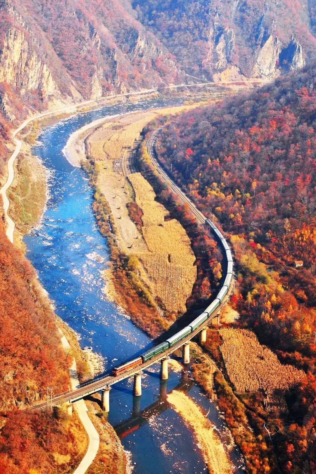 东川|¥400+直飞长白山,中国秋色Top2,一年仅21天