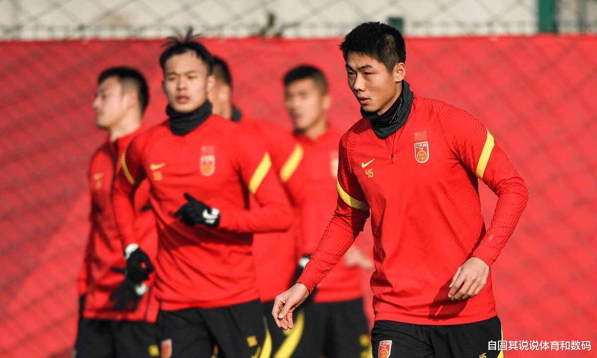 引援|为什么说上港和国安队下个赛季肯定要引援很多？新球场是球队压力