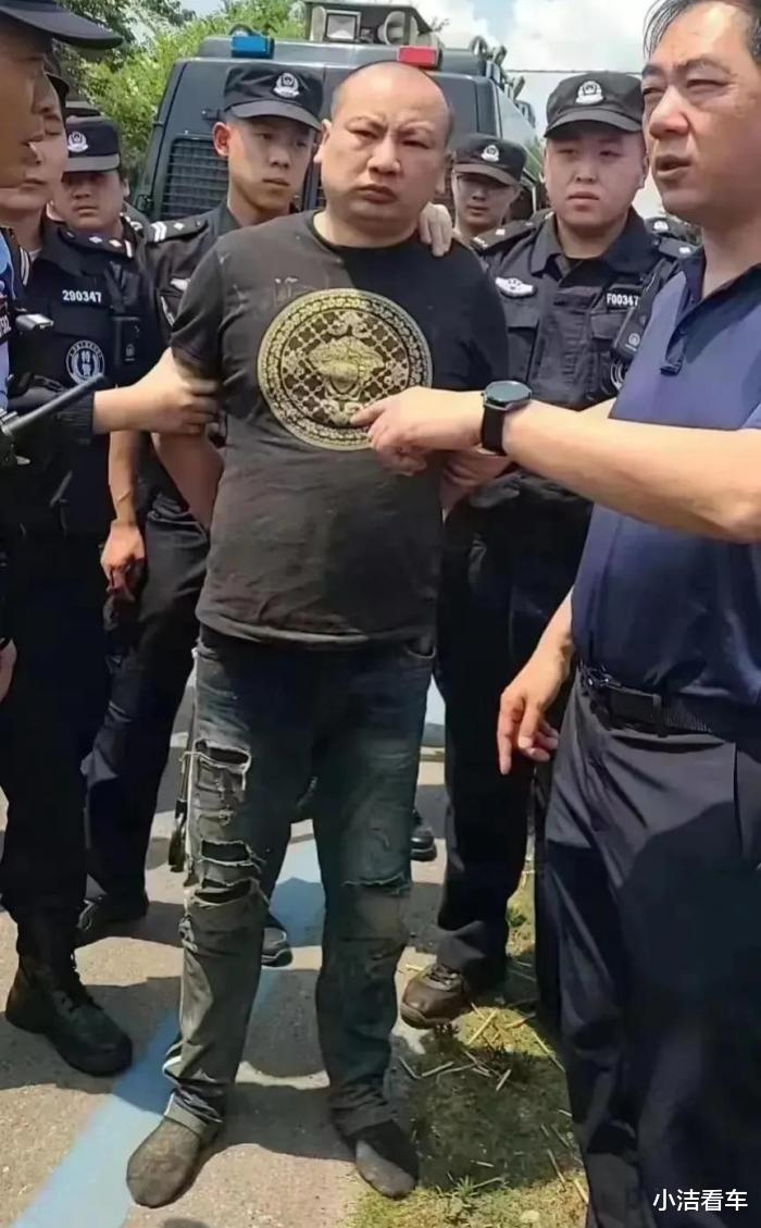 唐山事件大起底:七男二女身份曝光,那两个女的是谁的女伴?
