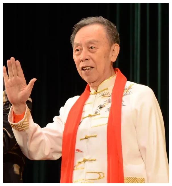 陈坚雄|悲痛！51岁陈坚雄猝死原因曝光：通宵直播，终日操劳过度造成心梗