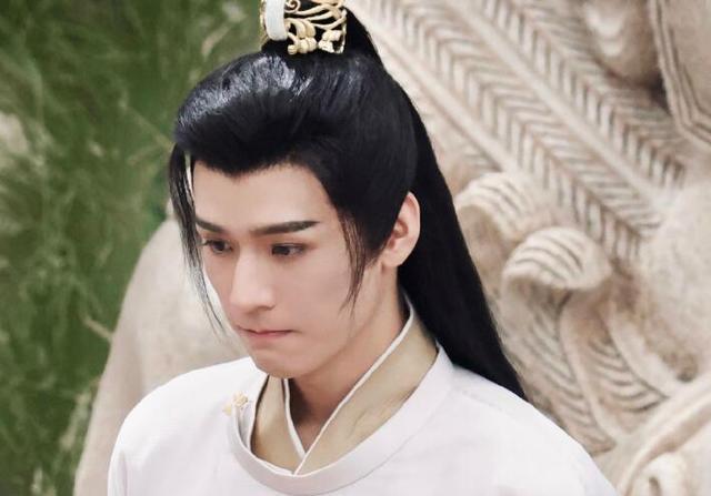 迪丽热巴|迪丽热巴又一部古装剧敲定，跟龚俊合作出演，养眼阵容不追可惜