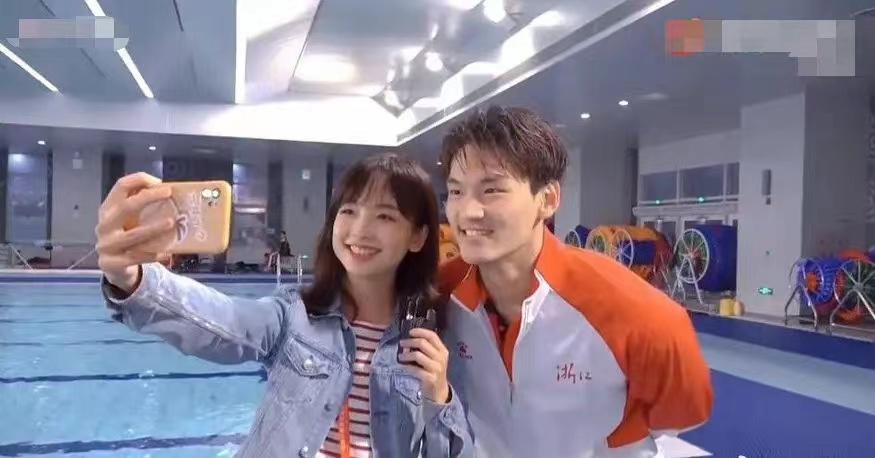 王冰冰|央视王冰冰疑被停职！因与徐嘉余恋情惹争议，前程未卜粉丝担忧