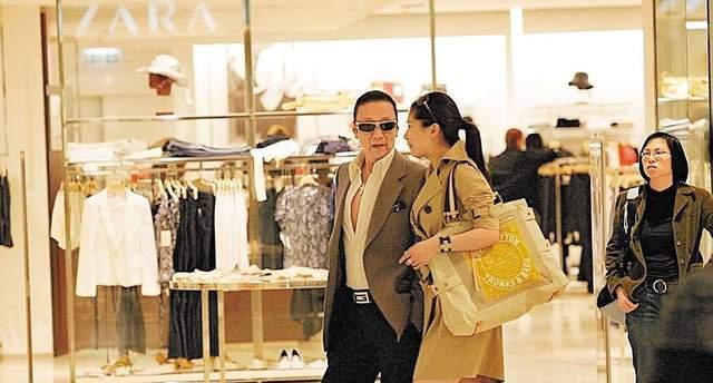 谢贤|谢贤养了女友12年，分手后用青春换来2千万，如今生活得很潇洒