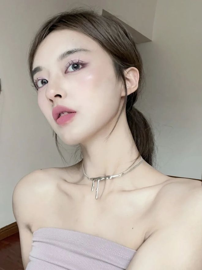 小红书 当鲜花拥有生命，她们会化什么妆？