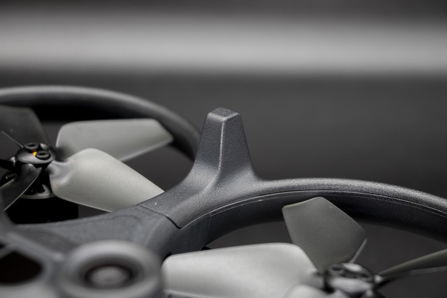 dji|大疆AVATA评测：自带桨保的飞行体验无人机 零基础上手