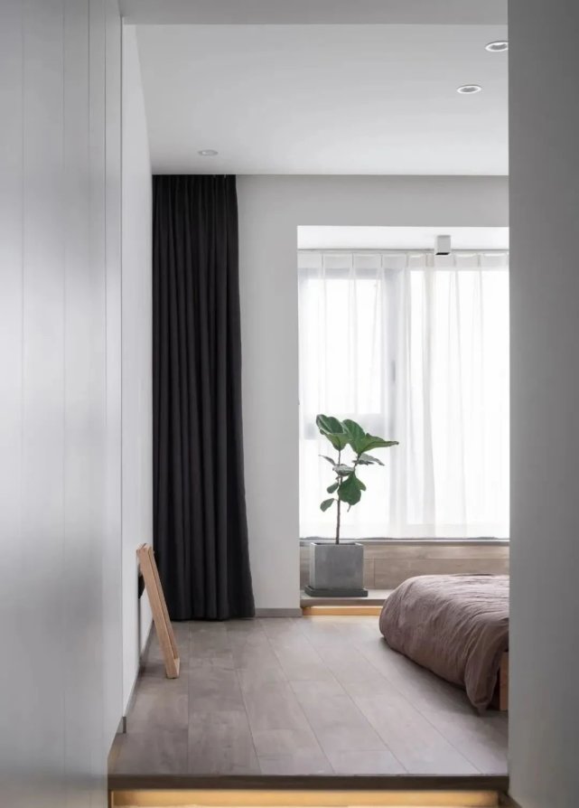 140㎡简约风格装修,用简单、干净的空间包裹温暖相伴人生