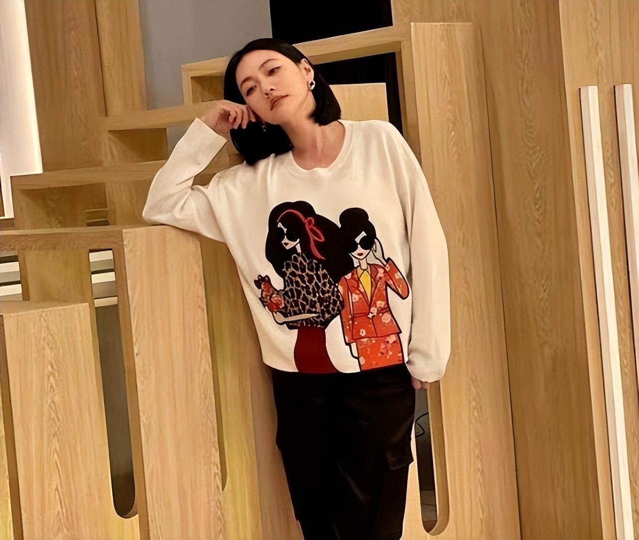 大S|?曝45岁大S怀孕2个月,小S确诊10天后转阴,自曝已痊愈但有后遗症!