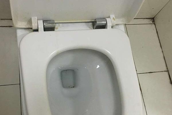 卫生间不起眼的小角落,或许藏着一种致癌物,你家有吗?