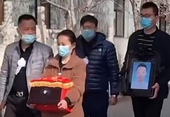 徐冬冬|知情人爆姚策身世之谜，是杜新枝和郭某龙所生，老杜感情史混乱