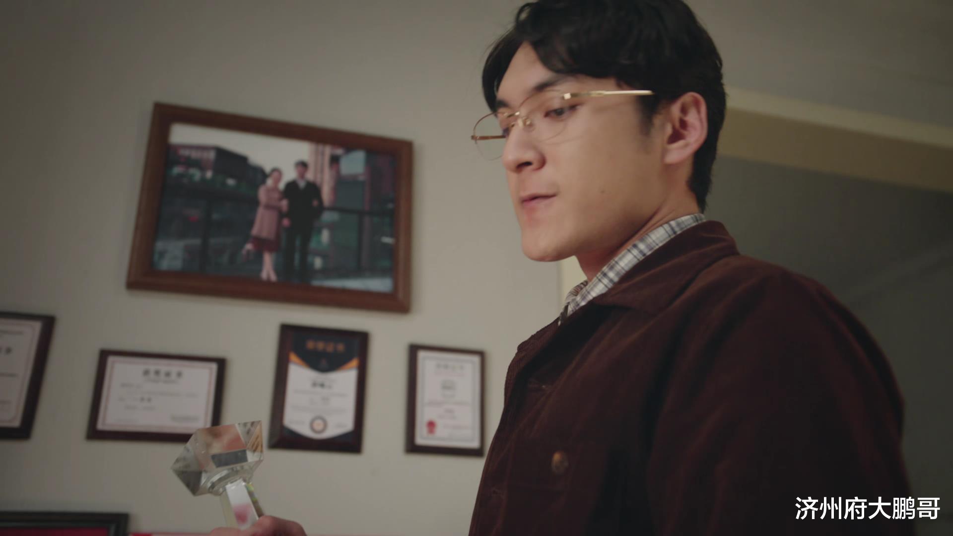 小姐姐|网剧《底线》:故事照进现实,真实的北大学霸“吴谢宇弑母案”