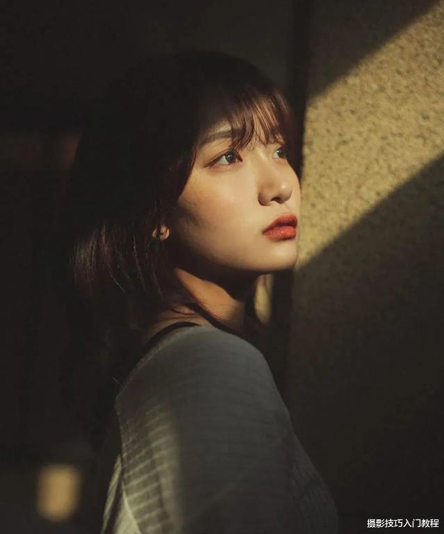 摄影技巧:中年女士拍照怎么更显瘦?拍侧脸!看起来瘦10斤