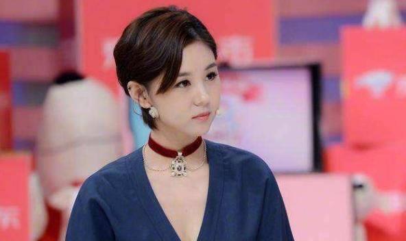 李小萌|出道20年从不接吻戏，全都献给了老公，被称为“最干净的女星”！