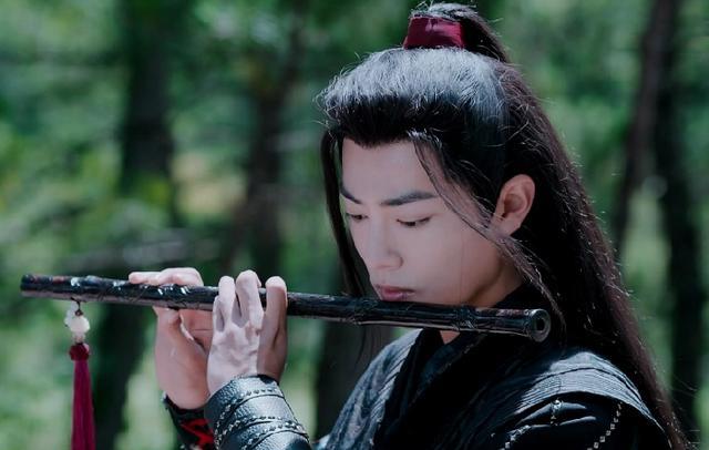 周星驰|陈情令：魏无羡的鬼笛陈情上的图案，雕刻的是卷云纹图案吗？