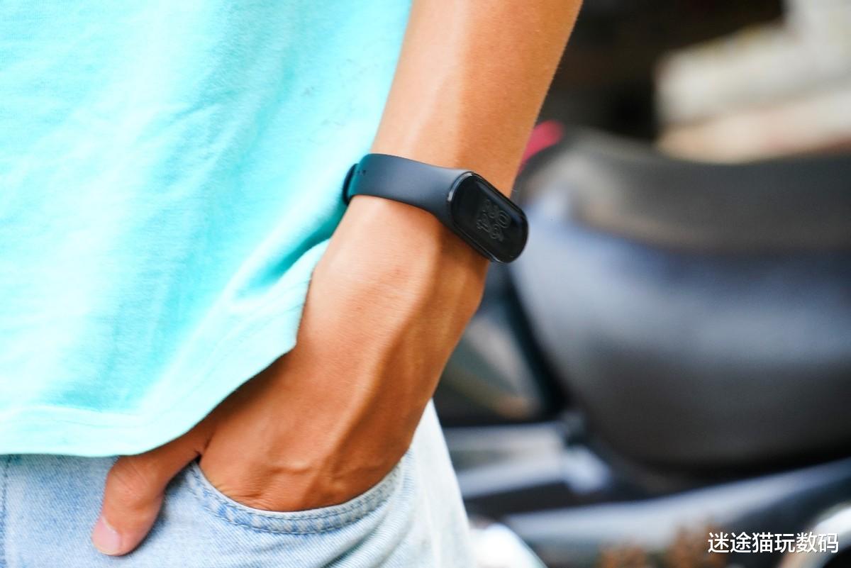 saas|屏幕全新升级：随身携带健康管家，小米手环7上手实测