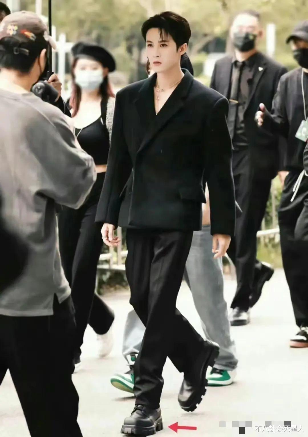 阿凡达2|男星也有虚荣心,戴假发、穿内增高、垫假屁股,花样一个比一个多