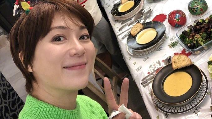 TVB|状态佳！53岁TVB前当家花旦晒零滤镜自拍，零皱纹晒白滑美肌