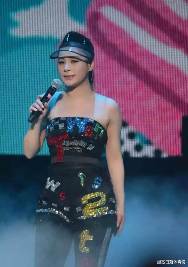 穿衣搭配|阿娇、阿SA合影，“肉感美”和“骨感美”的差别，一目了然！