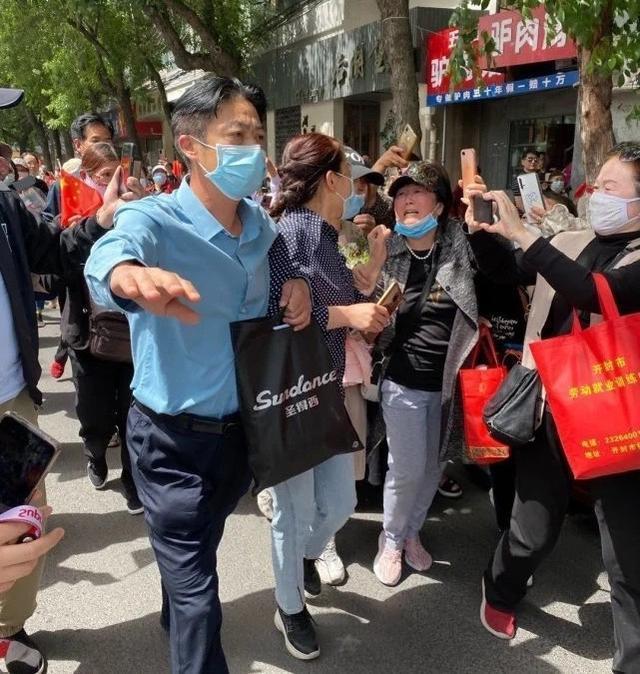 许敏|“二八事件”即将三审,有人私下找许敏和解遭拒,网友:他们怕了