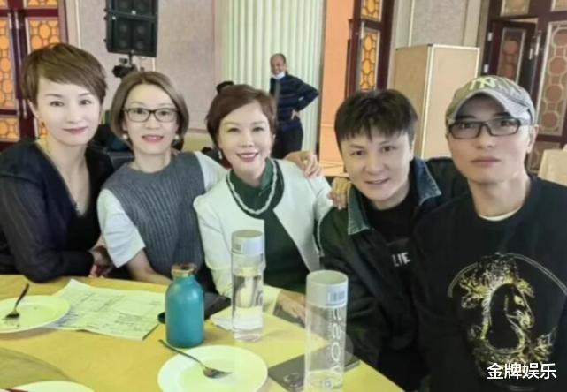 东方卫视|房海燕与朱桢回东方卫视与好友相聚!程雷陈蓉再度复出还会远吗