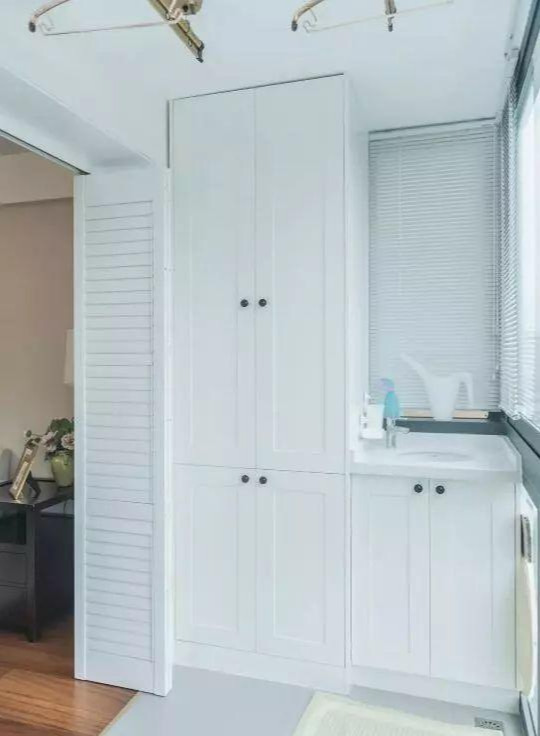 108平新房装修美极了,头次见阳台隔断这么装,卧室收纳更是一绝