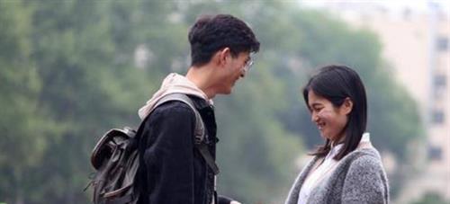 电影|2021年四川高校女生为给男友买手机，去拍“小电影”，引人深思