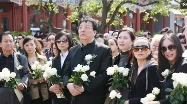 陈晓旭|“林妹妹”陈晓旭葬礼：临终前对父亲说了五个字，邓婕悲伤欲绝