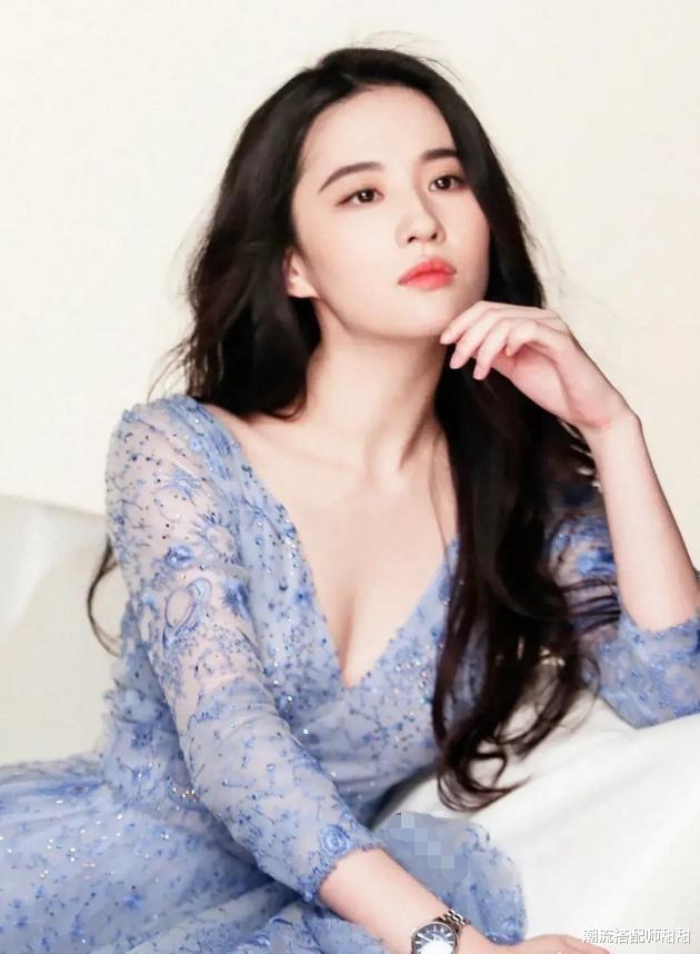 刘亦菲|刘亦菲与其他女星站一起才知道啥是优势,身材珠圆玉润反而更好看