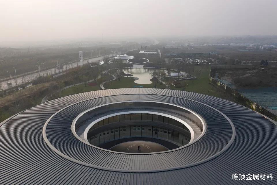 铝镁锰金属屋面板在施工时需要注意的一些问题